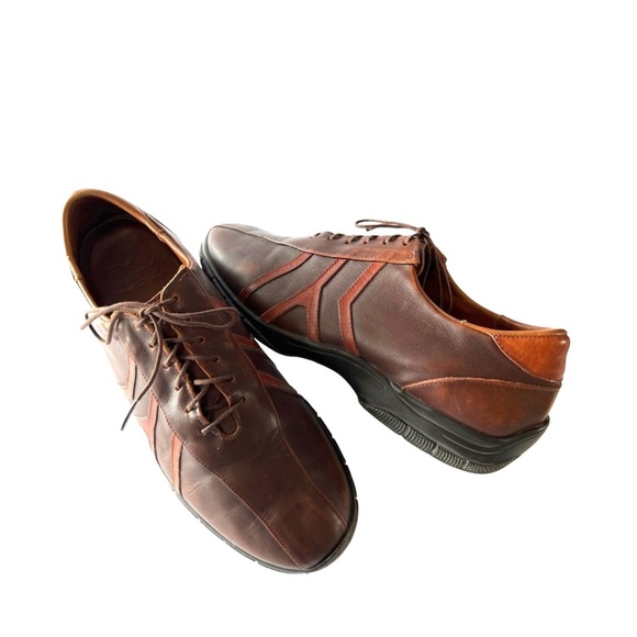 Allen Edmonds Brown and Tan Oxfords main image 7